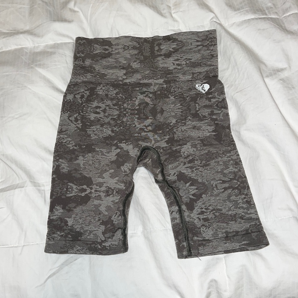WOMESR BEST CAMO SHORTS